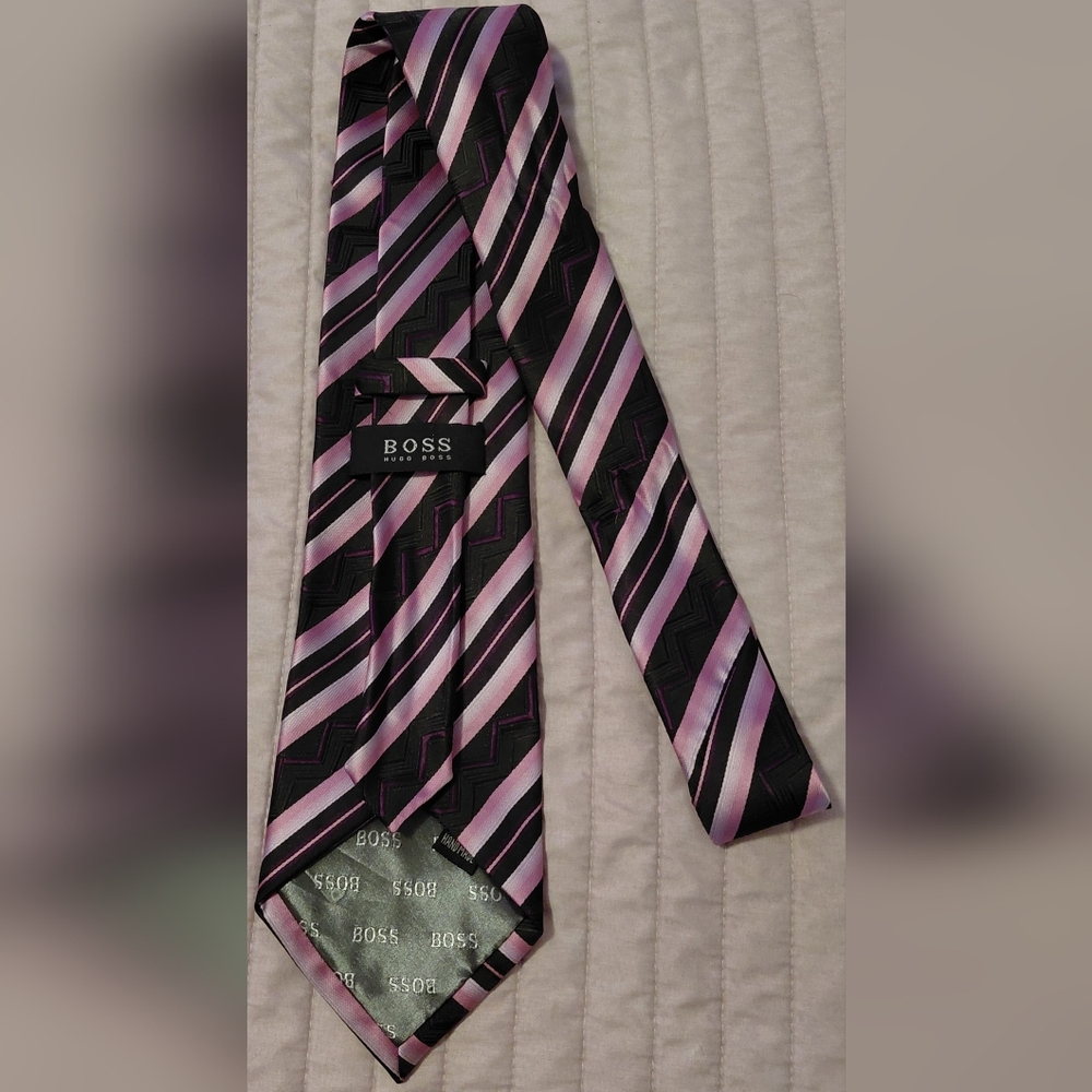 BOSS Hugo Boss 100% Silk Handmade Black and Pink Striped With Purple Chevron Tie